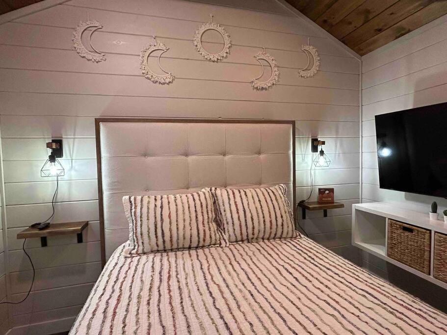 Blissful Nook Tiny Home ~ Cozy Retreat W/ Hot Tub; Near Town And Deep Creek Брайсон-Сити Экстерьер фото