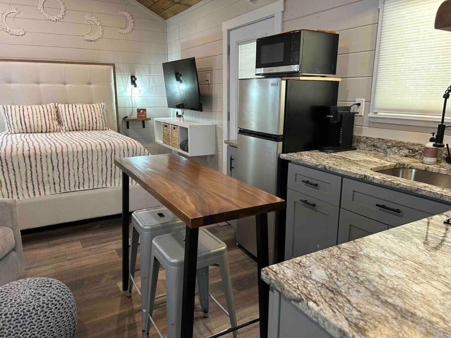 Blissful Nook Tiny Home ~ Cozy Retreat W/ Hot Tub; Near Town And Deep Creek Брайсон-Сити Экстерьер фото