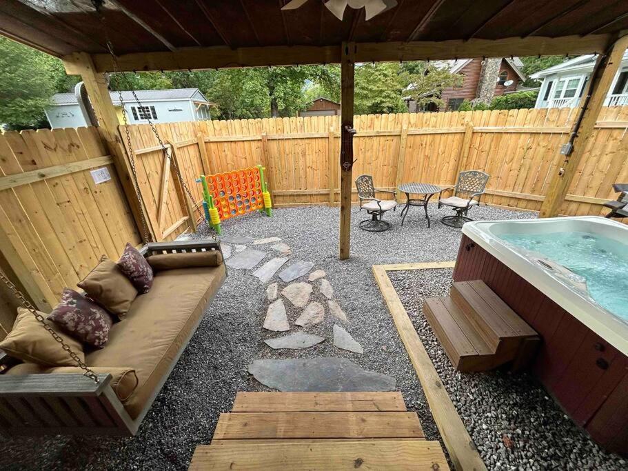 Blissful Nook Tiny Home ~ Cozy Retreat W/ Hot Tub; Near Town And Deep Creek Брайсон-Сити Экстерьер фото