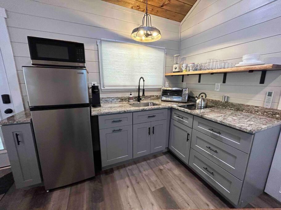 Blissful Nook Tiny Home ~ Cozy Retreat W/ Hot Tub; Near Town And Deep Creek Брайсон-Сити Экстерьер фото